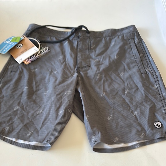 RVCA Gray Men's Shorts - Picture 3 of 3